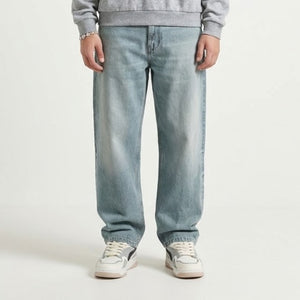 STRAIGHT FIT - JEANS