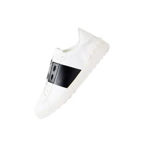 STUDDED | SNEAKER
